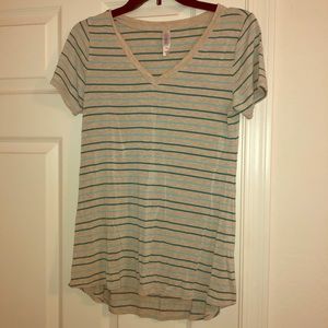 Last chance! V-neck short sleeve t-shirt